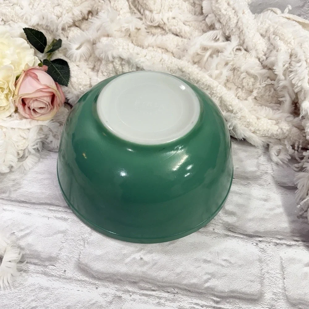 Vtg 1940's Pyrex‎ Green Primary Mixing Bowl  No Number Original (2 1/2 Qt.) Bowl